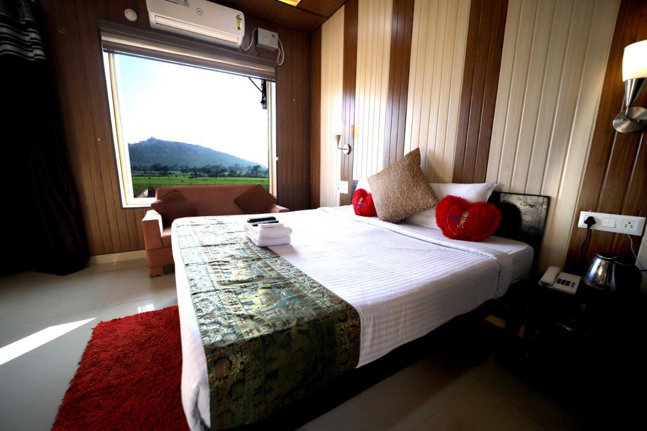 Bundeli Farm Resort & Banquet Orchha Εξωτερικό φωτογραφία